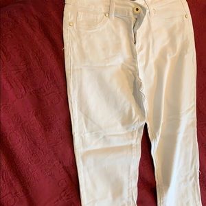 White capris rot and Ali